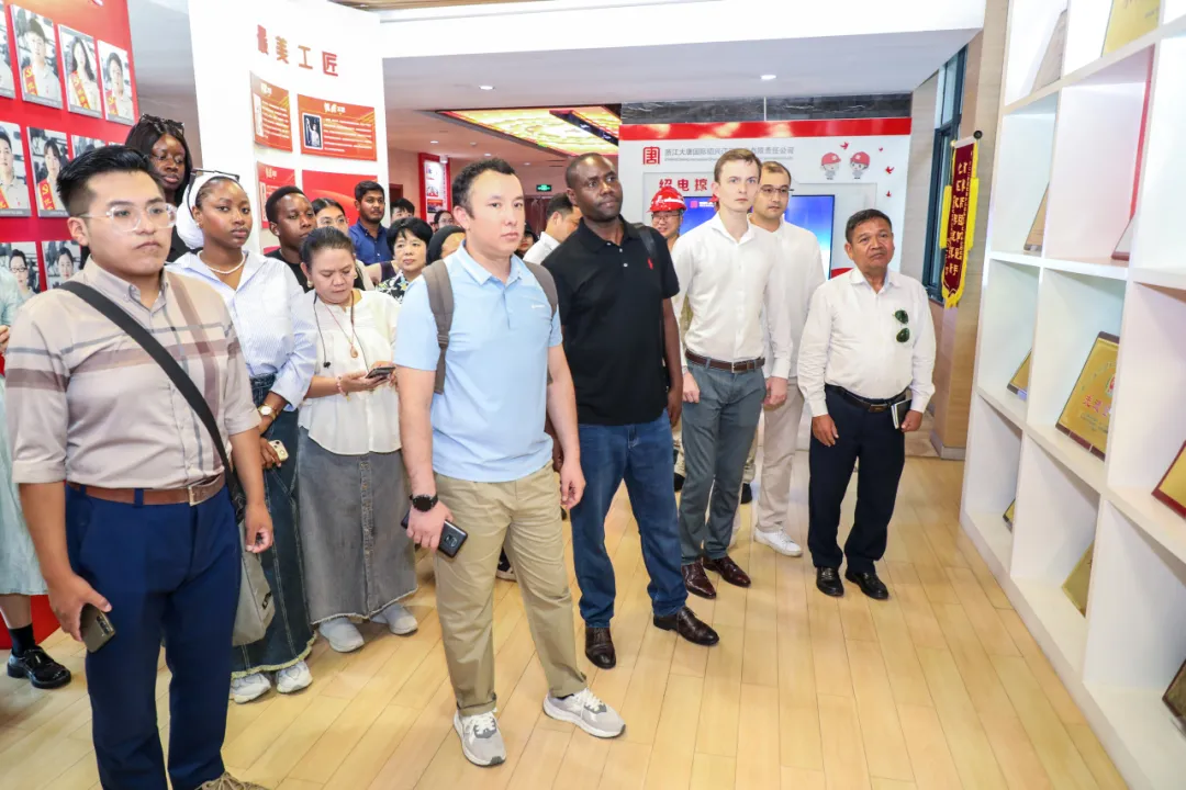 1723597049297040319.png 6d4b29e08588010a3335f466b09e351.png